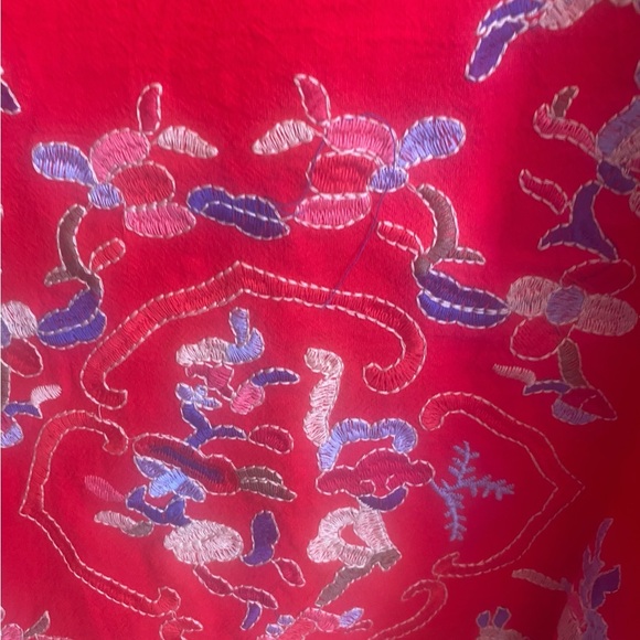 RED EMBROIDERED ON FRONT AND SLEEVES. Size S - Picture 2 of 4